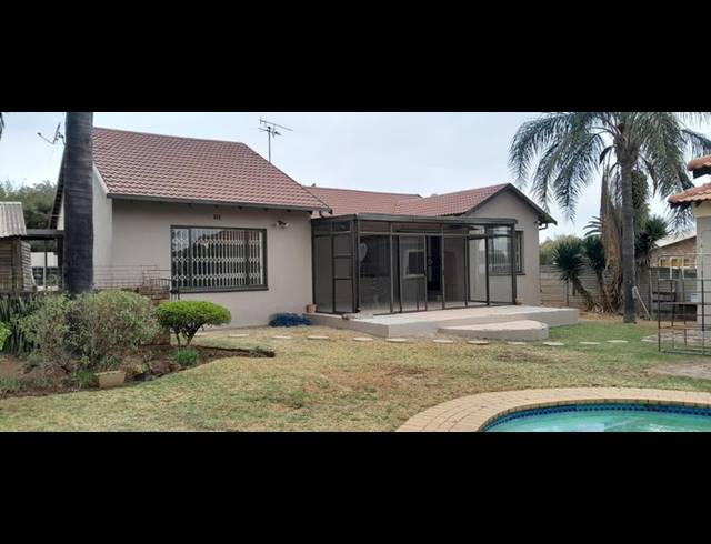 6 BEDROOM HOUSE FOR SALE IN NORKEM PARK